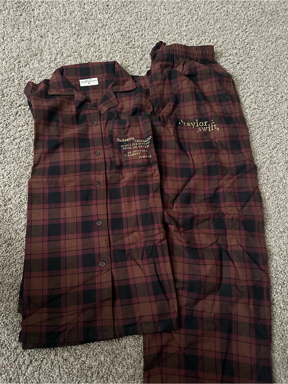 Taylor Swift Evermore pajamas New never worn size small
